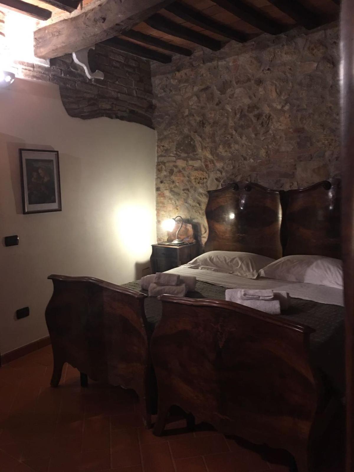 La Divina Dimora Il Castello Degli Spiriti Magni Leilighet Montepescali Eksteriør bilde