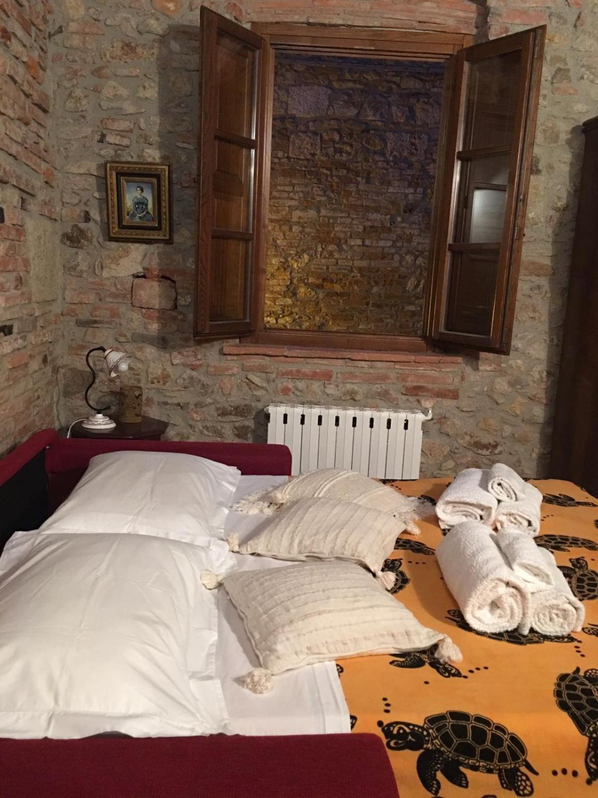 La Divina Dimora Il Castello Degli Spiriti Magni Leilighet Montepescali Eksteriør bilde